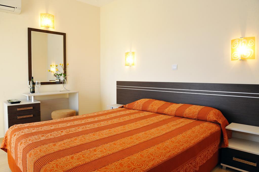 Hotel Iris เนเซบาร์ ห้อง รูปภาพ