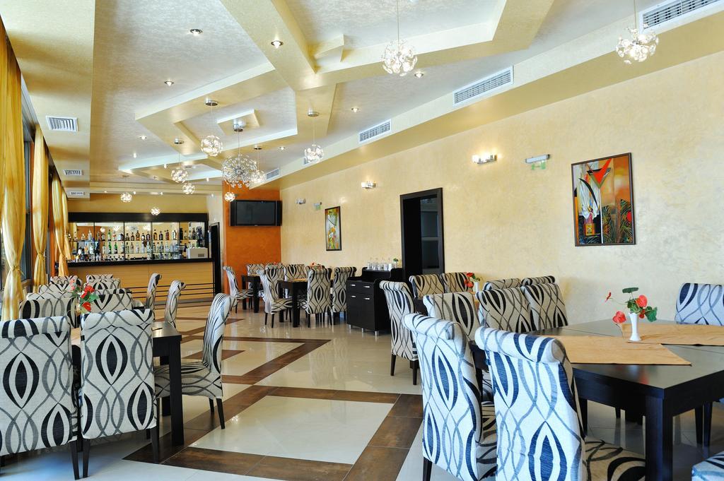 Hotel Iris เนเซบาร์ ภายนอก รูปภาพ