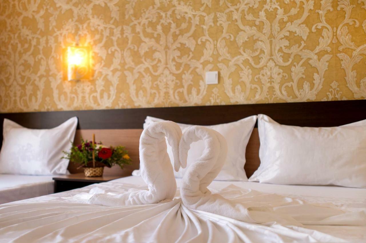 Hotel Iris เนเซบาร์ ภายนอก รูปภาพ